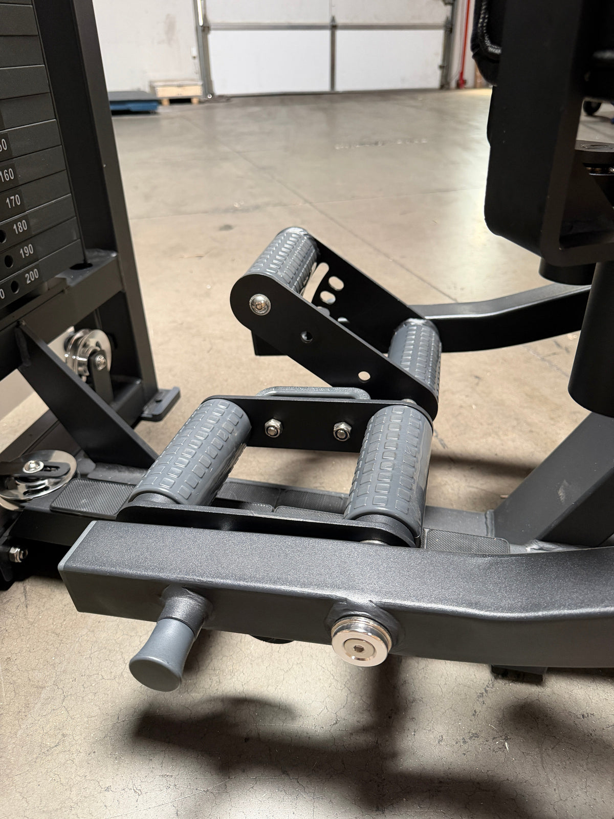 SFE Selectorized Hip Abductor & Adductor Machine