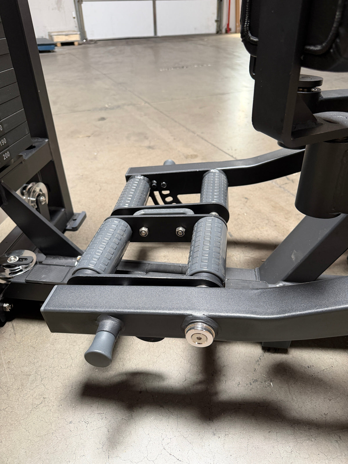 SFE Selectorized Hip Abductor & Adductor Machine