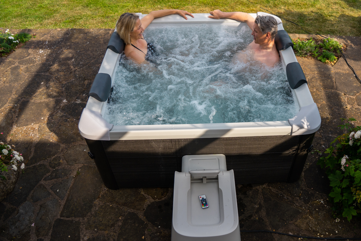 MSpa Oslo Frame Series 6-Person Hot Tub