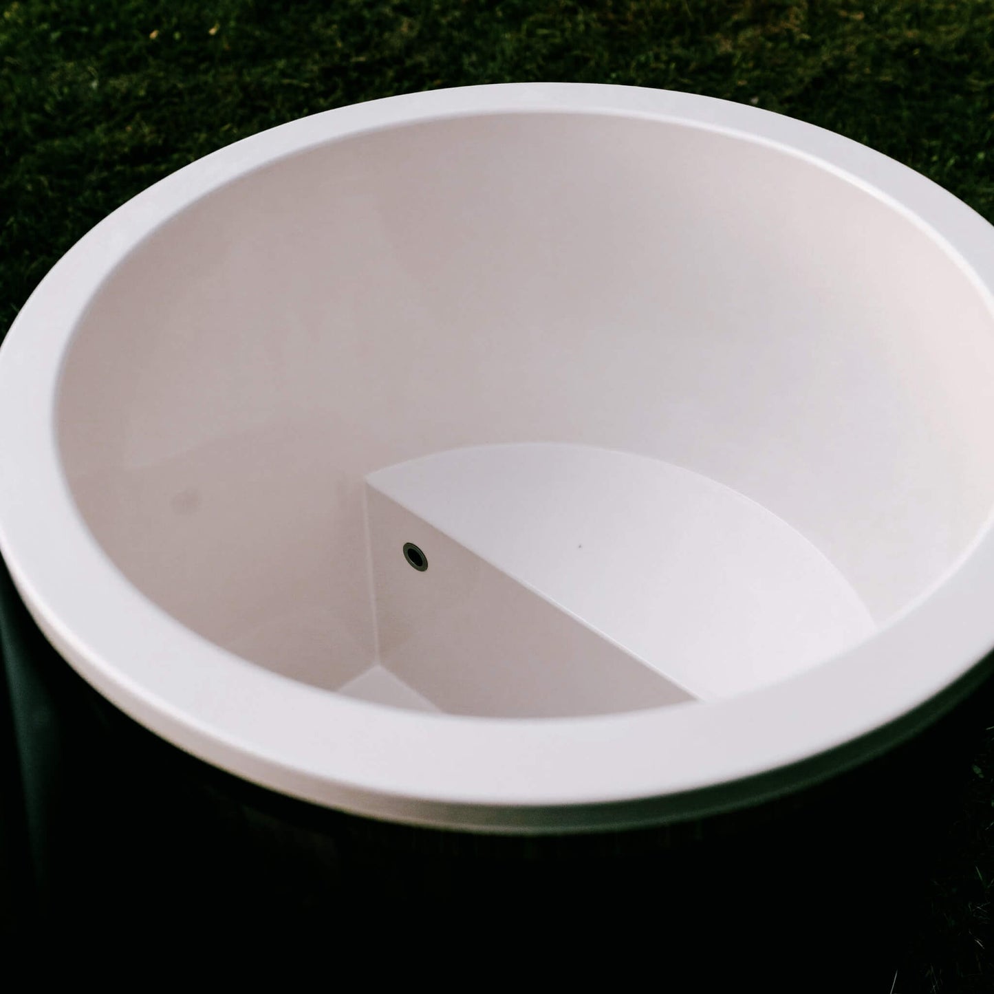 Premium 1-Person Fully-Assembled ThermoWood Cold Plunge Tub (SAK80914)